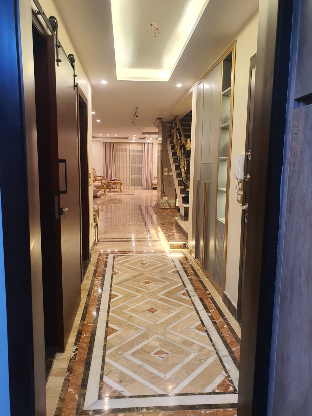 Mountain View Hyde Park